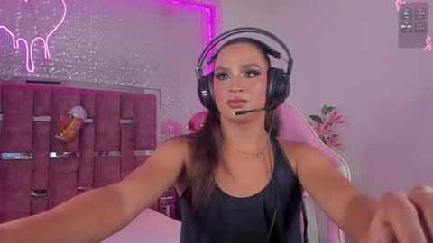 Snapshot of kylievictoria_ chatting on October 2, 5:08 am Kylie online show from October 2, 5:08 am