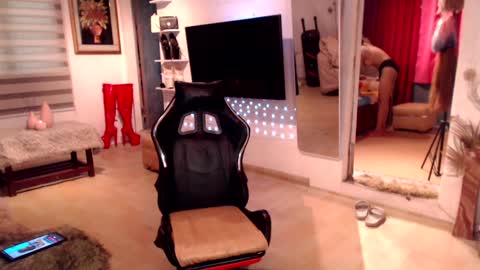 M MMY online show from January 24, 11:45 pm