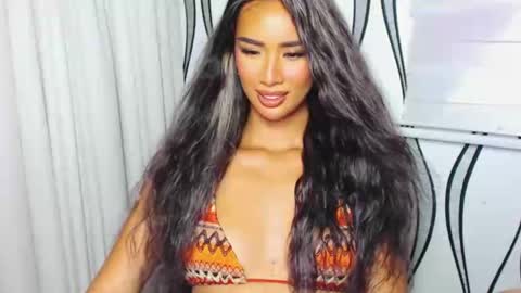 Snapshot of lanadel_hilton chatting on December 10, 4:41 am Lana online show from December 10, 4:41 am