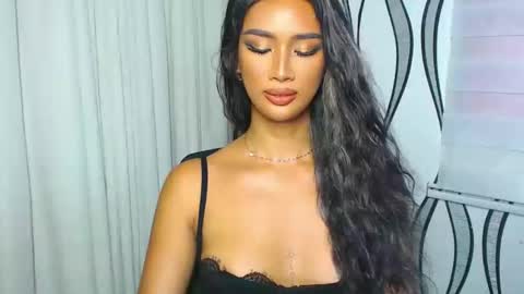 Snapshot of lanadel_hilton chatting on January 4, 1:42 am Lana online show from January 4, 1:42 am