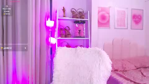 Snapshot of lanadel_hilton chatting on September 25, 3:02 am Lana online show from September 25, 3:02 am