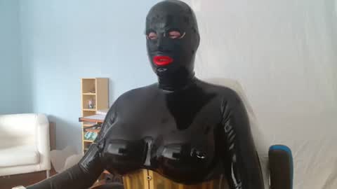 Snapshot of latex_doll_iris chatting on October 20, 10:29 am Latex Doll Iris online show from October 20, 10:29 am