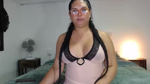 FLOR SALVAJE online show from October 18, 12:03 am