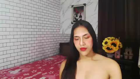 Snapshot of latinatshugecock chatting on October 16, 6:14 am Cha online show from October 16, 6:14 am