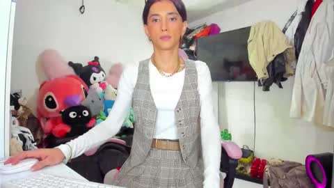 Snapshot of laurencesophiets chatting on October 15, 8:20 pm SF online show from October 15, 8:20 pm