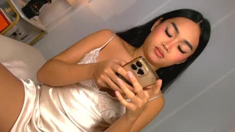 chloe3 online show from June 4, 6:22 pm