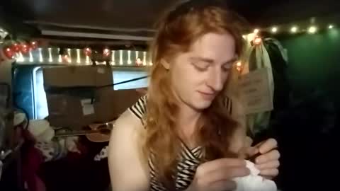 LesleyGumGrass- The Boring Trans girl online show from April 18, 7:07 pm