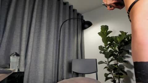 lianewhite online show from October 22, 1:07 am