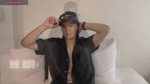 Snapshot of liiam_smith_ chatting on October 18, 3:26 pm Liam smith online show from October 18, 3:26 pm