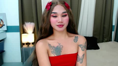 LILY online show from April 13, 6:34 pm