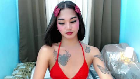 LILY online show from May 27, 2:58 pm