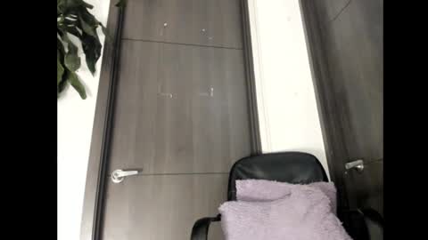 Cami online show from January 7, 2:33 am