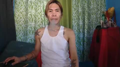 Snapshot of lingkure_69ts chatting on October 19, 11:19 pm weng bustamante online show from October 19, 11:19 pm