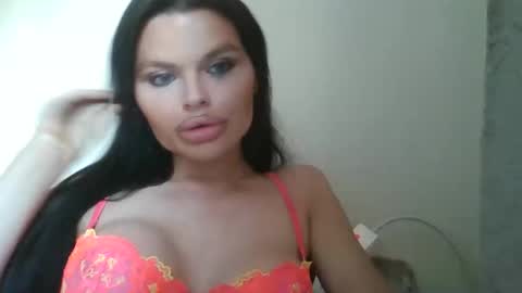 LIV LOMAX online show from May 24, 6:16 pm