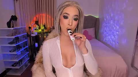 Goddess Ayumi online show from September 12, 8:01 am