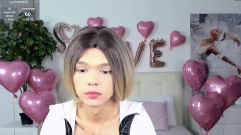 lizzydelrey online show from February 13, 5:53 pm