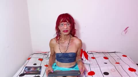 Lorena Capelli online show from November 28, 6:15 am