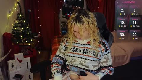 Snapshot of lori_myaf chatting on December 27, 2:12 pm Lori ----------------------------------- online show from December 27, 2:12 pm