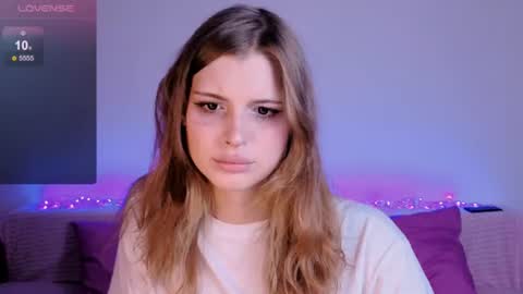 LouiseKane online show from July 26, 6:15 pm