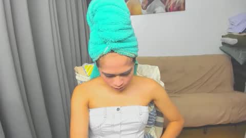 pauleen online show from March 3, 4:41 am