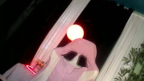 lovenlustxx online show from February 18, 11:56 pm