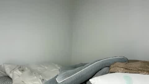 lucyforr online show from April 5, 7:39 am