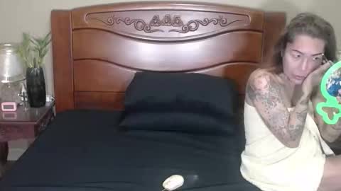 lulu_wild online show from February 8, 9:48 am