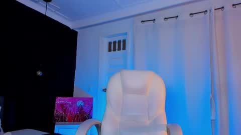  madame lilith  online show from November 12, 2:05 pm