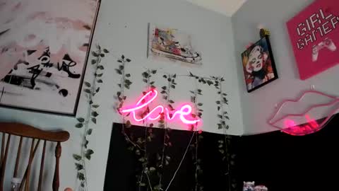 Snapshot of maddi_avalon chatting on February 13, 7:03 am Maddi Avalon online show from February 13, 7:03 am