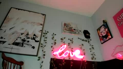 Snapshot of maddi_avalon chatting on February 26, 12:47 pm Maddi Avalon online show from February 26, 12:47 pm