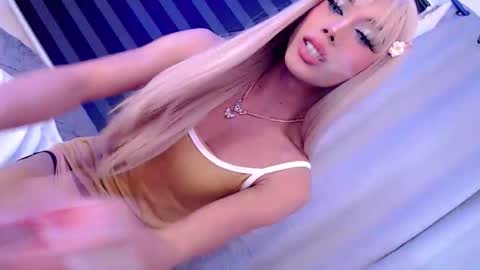 Mocah online show from April 17, 4:37 am