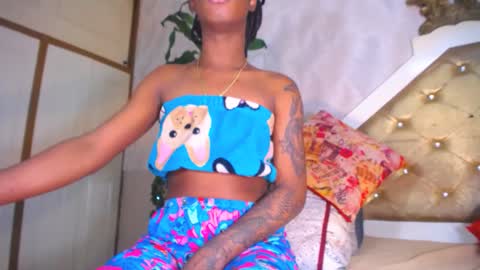 Nathaly online show from February 4, 1:38 pm