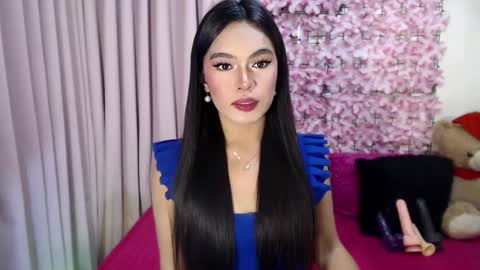 Snapshot of martha_fox chatting on January 8, 6:52 am DONT FORGET TO FOLLOW ME AND GIVE ME A THUMBS UP GUYS- martha online show from January 8, 6:52 am