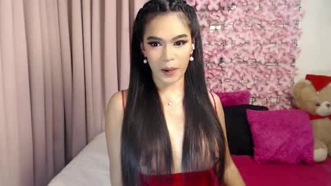 Snapshot of martha_fox chatting on February 21, 6:29 am DONT FORGET TO FOLLOW ME AND GIVE ME A THUMBS UP GUYS- martha online show from February 21, 6:29 am