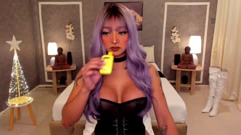 Snapshot of massivecockgoddess chatting on December 9, 11:58 pm Goddess Mharian online show from December 9, 11:58 pm