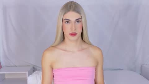 Maxi Rogers online show from December 16, 12:43 pm