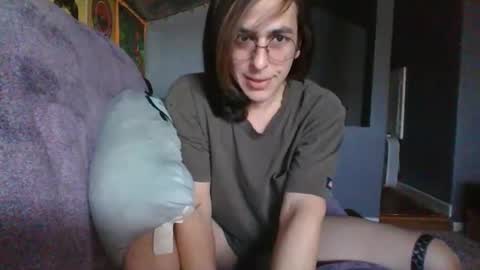 Snapshot of mayra_mayhem chatting on December 30, 3:13 pm diana doll online show from December 30, 3:13 pm