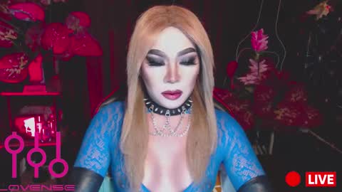 THE QUEEN ALPHA   Queen Medusa Prey online show from January 9, 1:27 pm