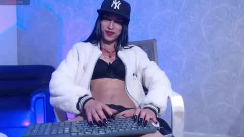 megan_queen12 online show from May 28, 5:16 am