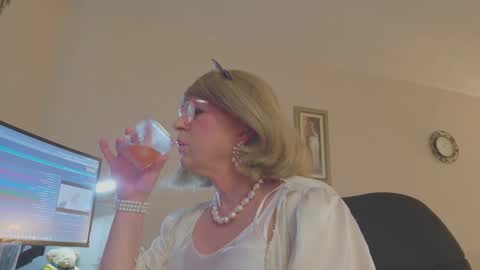 Melody online show from September 10, 3:44 pm