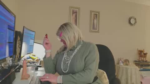 Melody online show from September 18, 3:06 pm