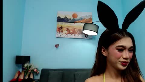 Snapshot of mia_kiss_lashes chatting on October 12, 11:29 pm Your Pretty Petite Mia online show from October 12, 11:29 pm