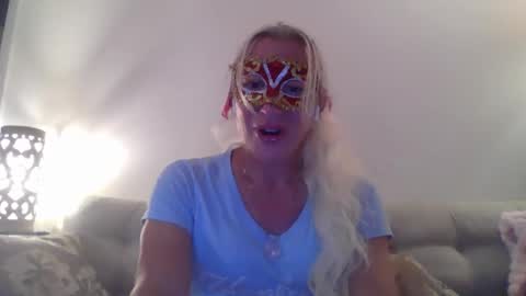 miamitransgirl305 online show from April 4, 4:10 am