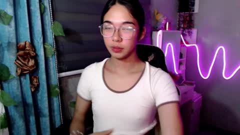 Mia online show from February 24, 7:51 pm