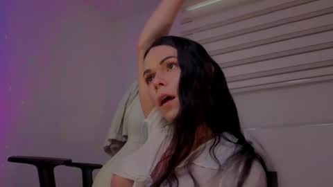 Mia online show from September 22, 2:44 pm