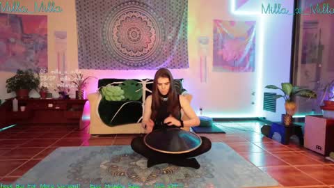 Snapshot of milla_milla chatting on January 1, 6:15 am milla_milla online show from January 1, 6:15 am