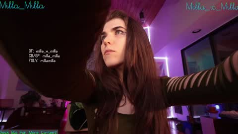 Snapshot of milla_milla chatting on January 11, 9:57 am milla_milla online show from January 11, 9:57 am