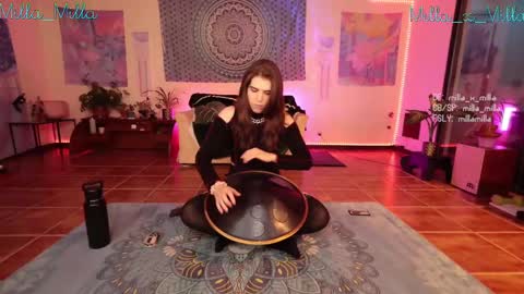 Snapshot of milla_milla chatting on February 15, 6:33 am milla_milla online show from February 15, 6:33 am