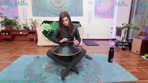 Snapshot of milla_milla chatting on March 5, 5:13 pm milla_milla online show from March 5, 5:13 pm