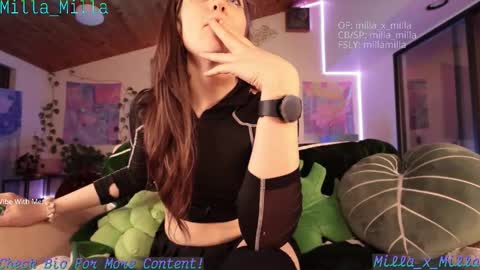 Snapshot of milla_milla chatting on October 12, 6:27 am milla_milla online show from October 12, 6:27 am